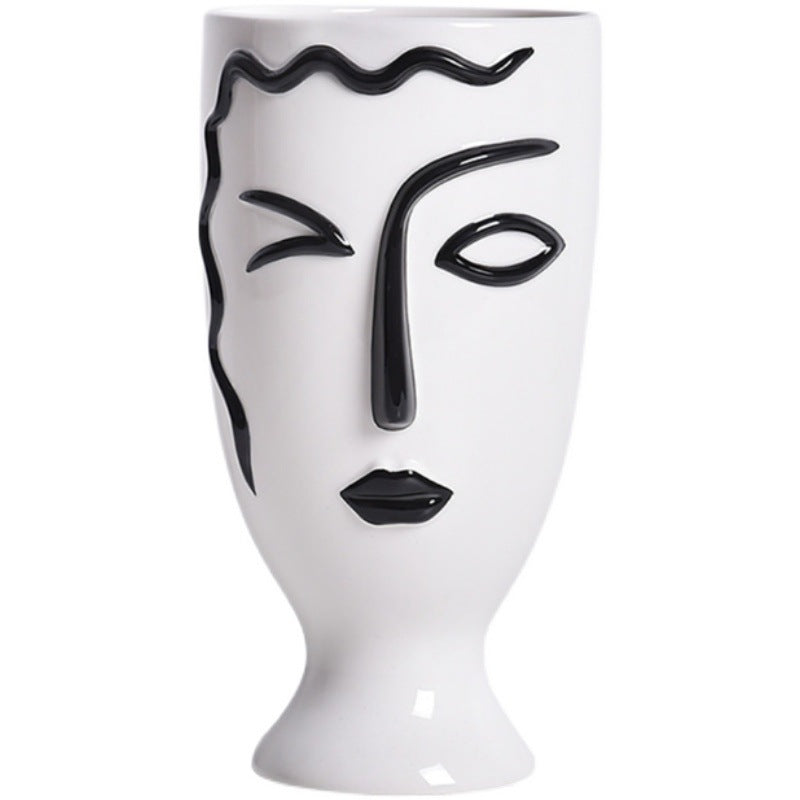 Personalized Home Showroom Vase Decoration For Elegant Interior Display
