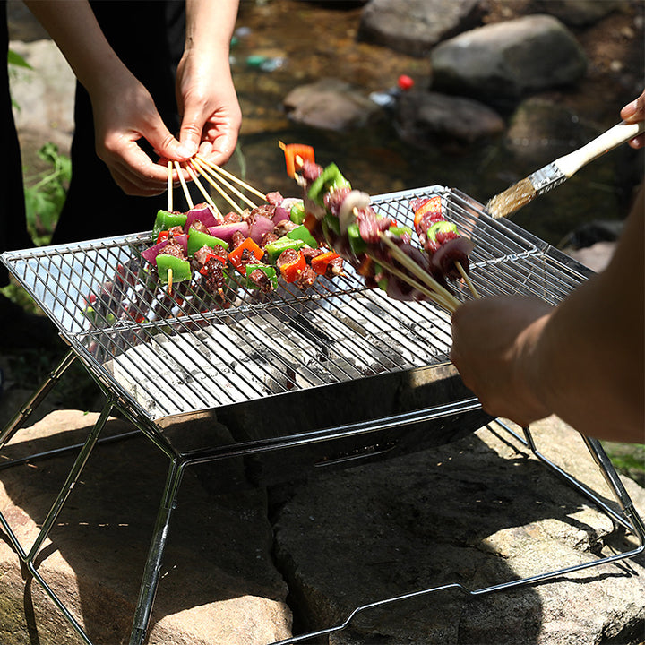 Portable Foldable Outdoor BBQ Grill For Medium Cooking Use