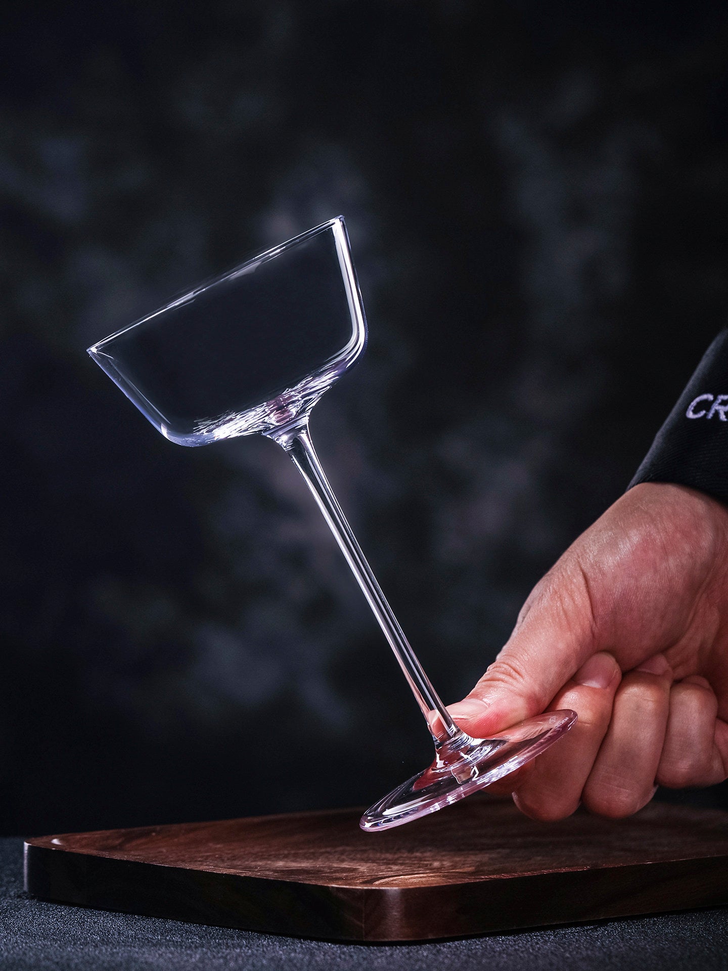 Crystal Stemmed Cocktail Glass For Elegant Beverage Serving