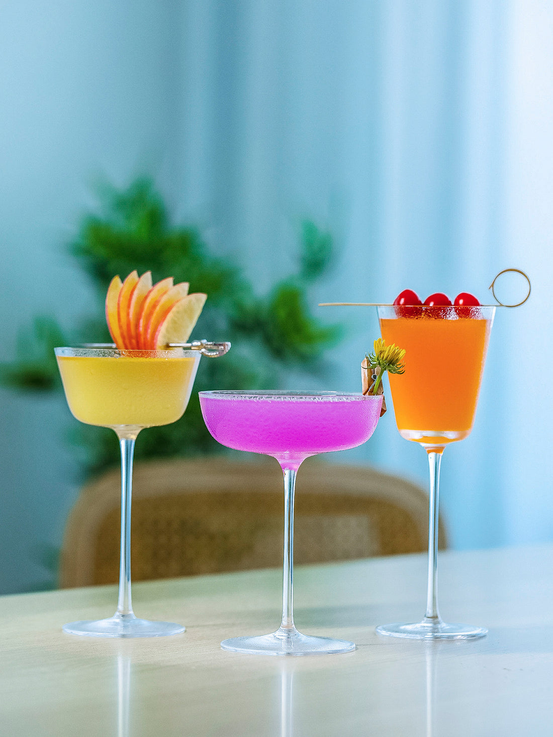 Crystal Stemmed Cocktail Glass For Elegant Beverage Serving