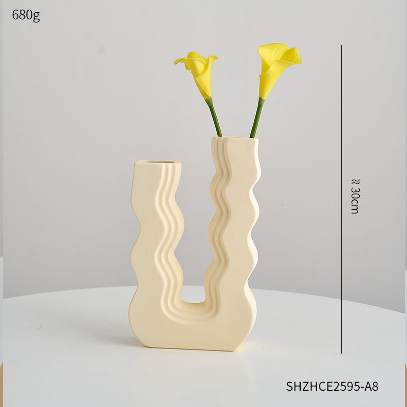 Modern Simple Vase Decoration For Elegant Home Interior Display