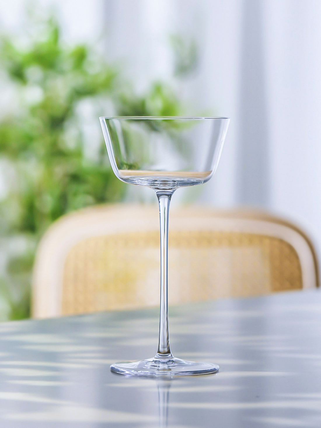 Crystal Stemmed Cocktail Glass For Elegant Beverage Serving
