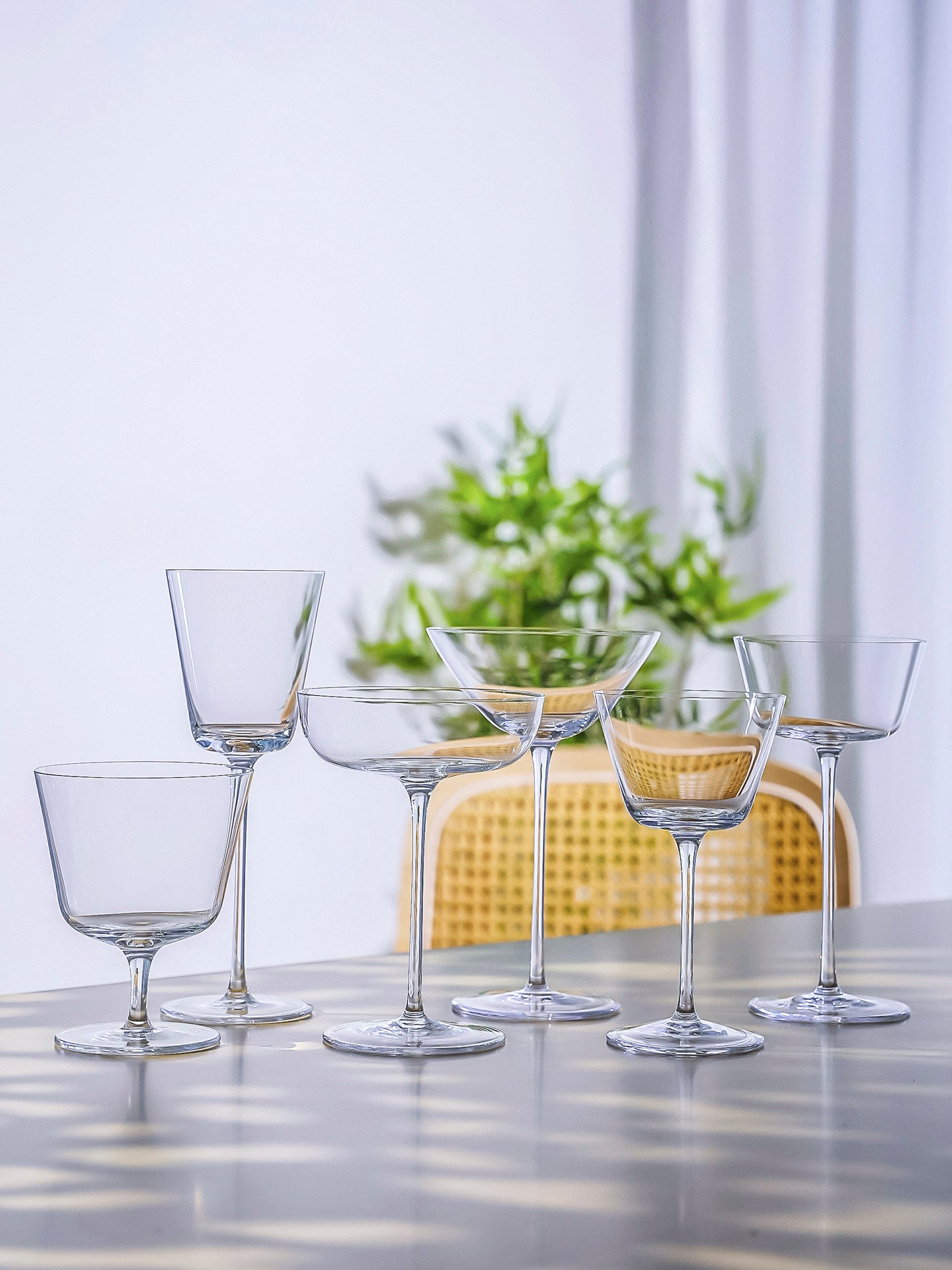 Crystal Stemmed Cocktail Glass For Elegant Beverage Serving